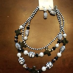 DaVinci beaded necklace and earring set